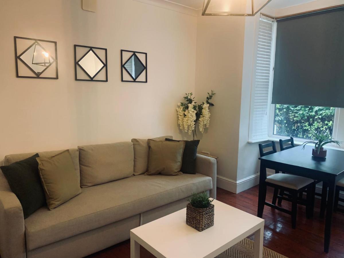 Unique 2 Bedroom Apartment In London/ Excel / Olympic City Close To Central Line Tube Station With Gated Parking Space Exteriér fotografie