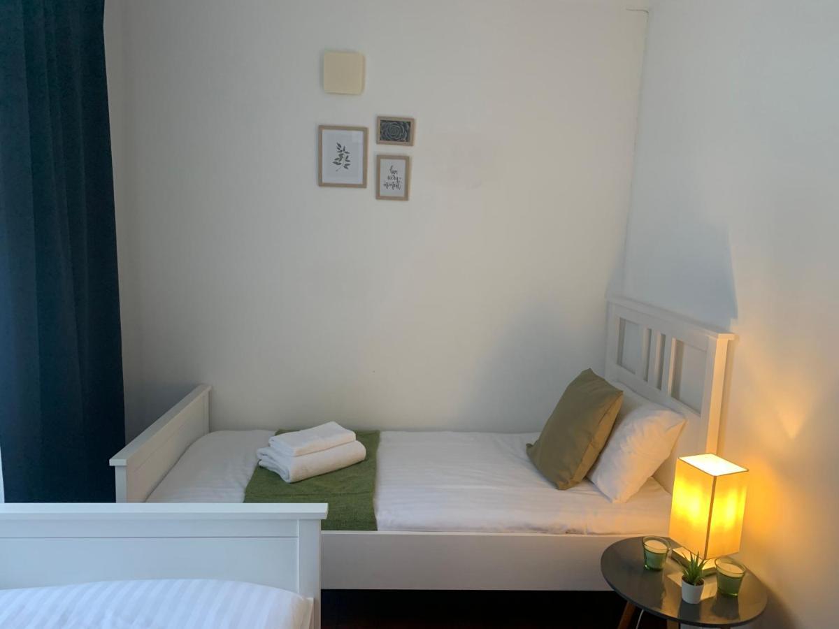 Unique 2 Bedroom Apartment In London/ Excel / Olympic City Close To Central Line Tube Station With Gated Parking Space Exteriér fotografie