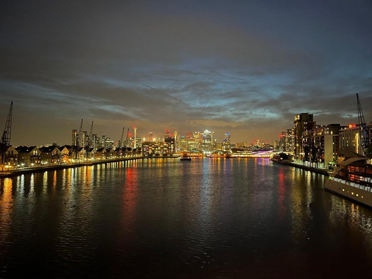 Unique 2 Bedroom Apartment In London/ Excel / Olympic City Close To Central Line Tube Station With Gated Parking Space Exteriér fotografie